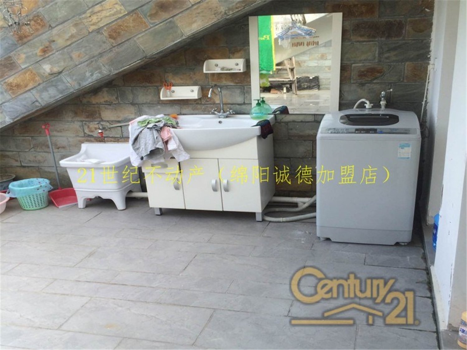 绵阳桑林坝片区 小岛花园城二期水语郡五房260万 绵阳二手房