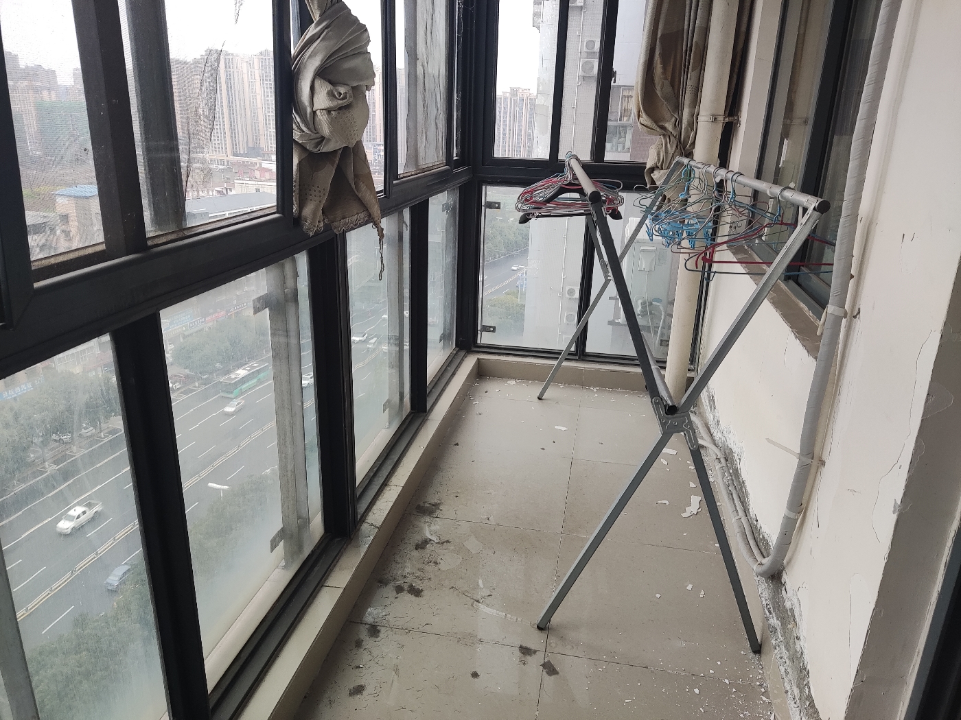 绵阳翰林尚城，3室2厅2卫，130.00㎡，简装，租金1500.00元/月 绵阳租房