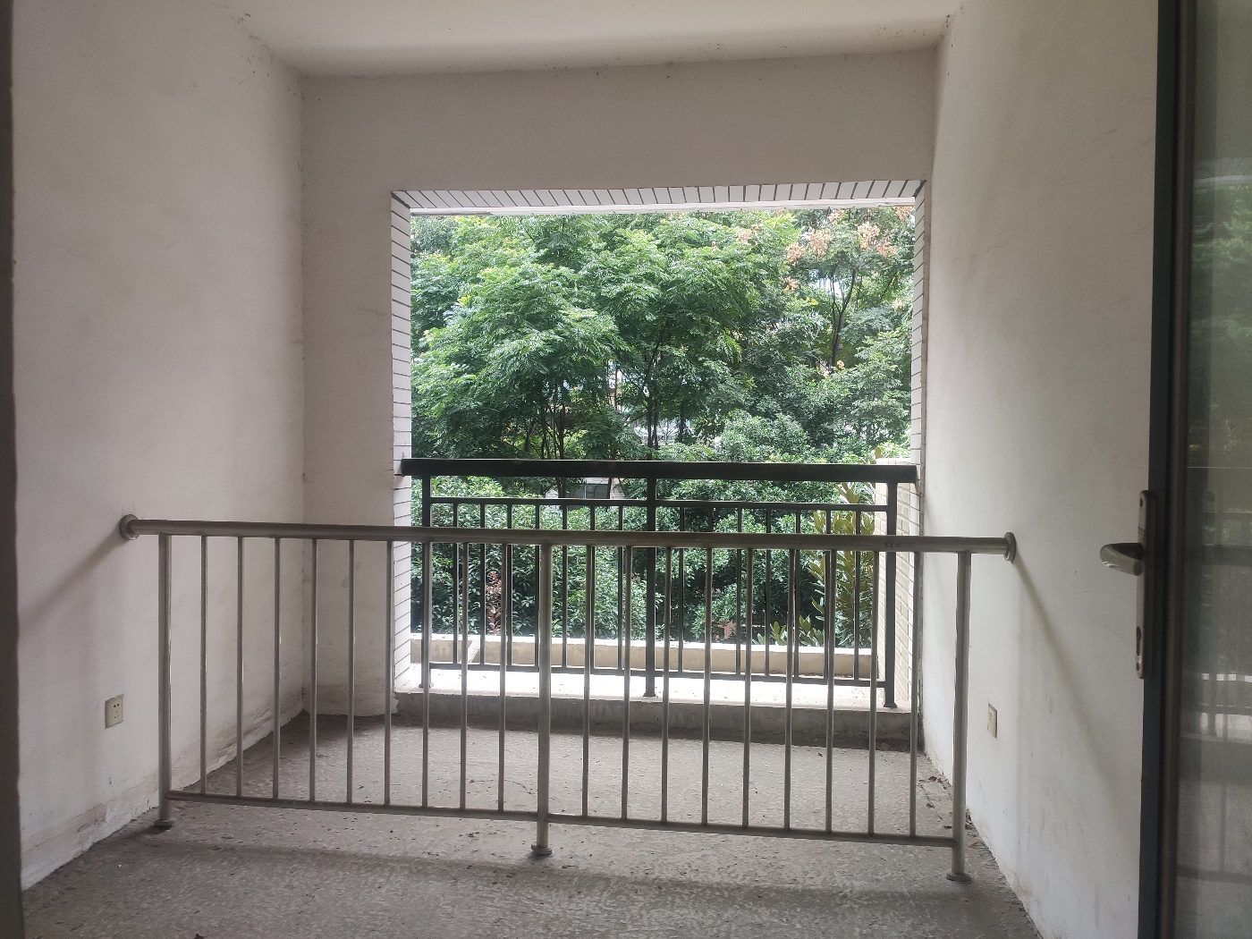 绵阳辰兴优山美郡，2室2厅1卫，75.00㎡，毛坯，售价69.90万 绵阳二手房