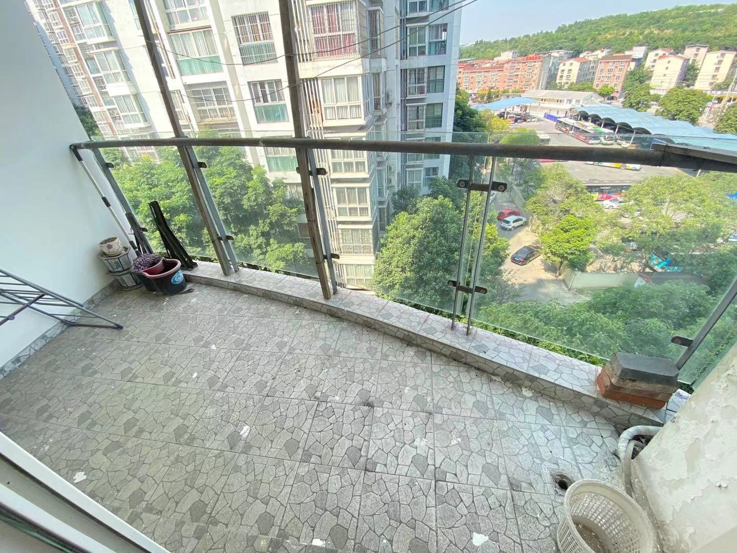 绵阳富临实小旁  精装大三房带车位  85万  晶蓝湖 诚心卖 绵阳二手房