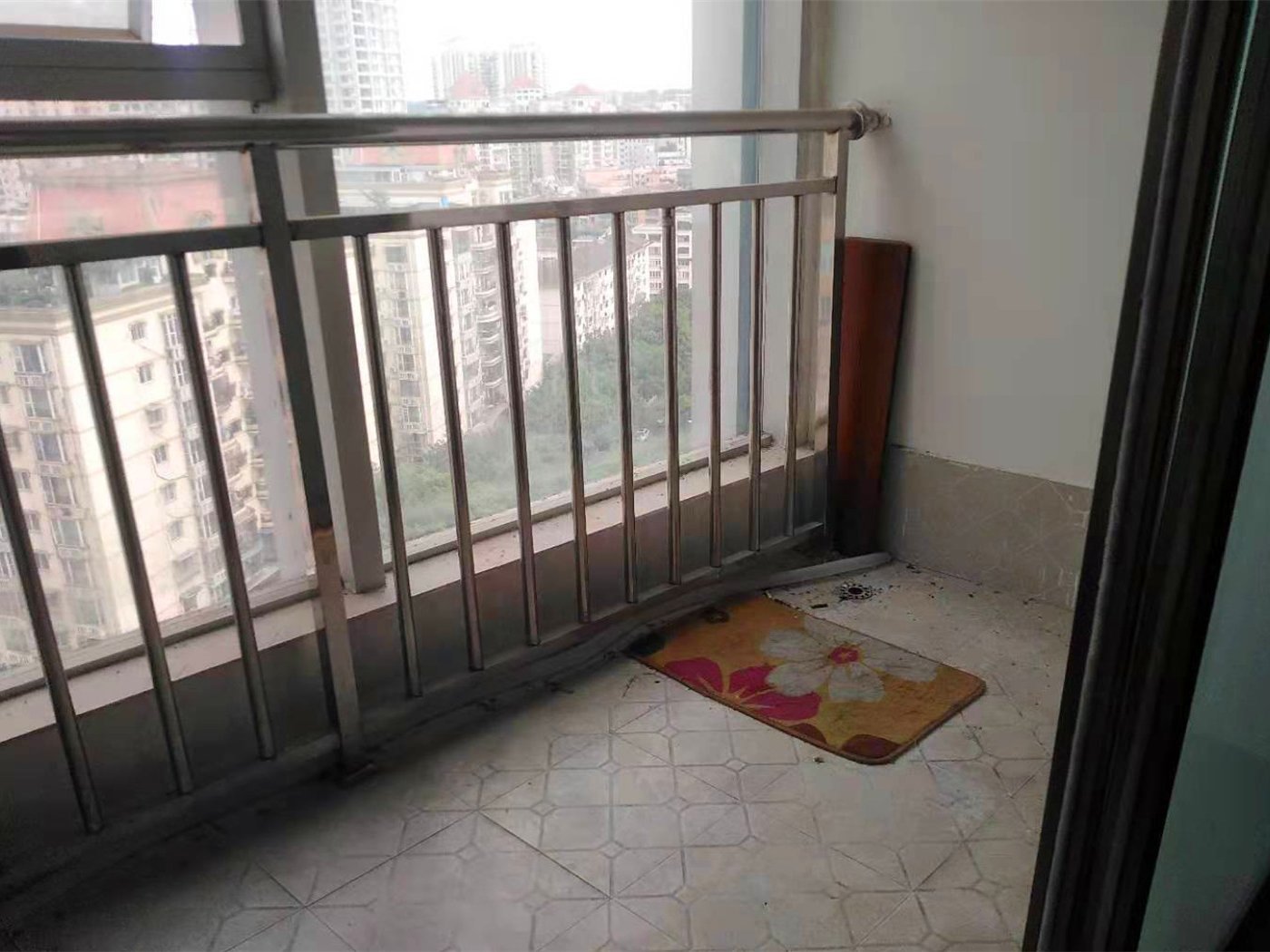 绵阳市中心片区 光明华都一房69万 绵阳租房