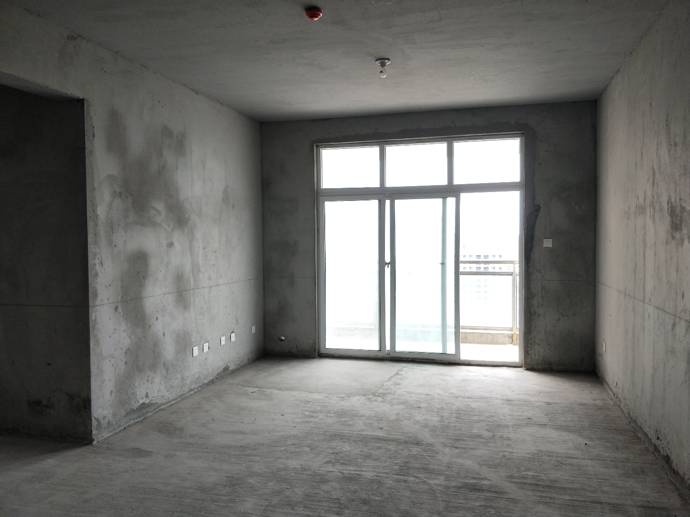 绵阳凤栖幸福南庭，3室2厅2卫，115.20㎡，毛坯，售价85.00万 绵阳二手房