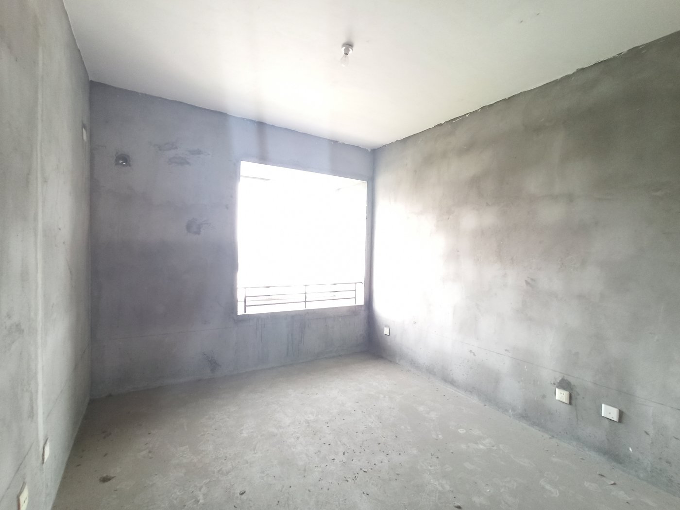绵阳九洲家园，3室2厅2卫，135.00㎡，毛坯，售价83万 绵阳二手房