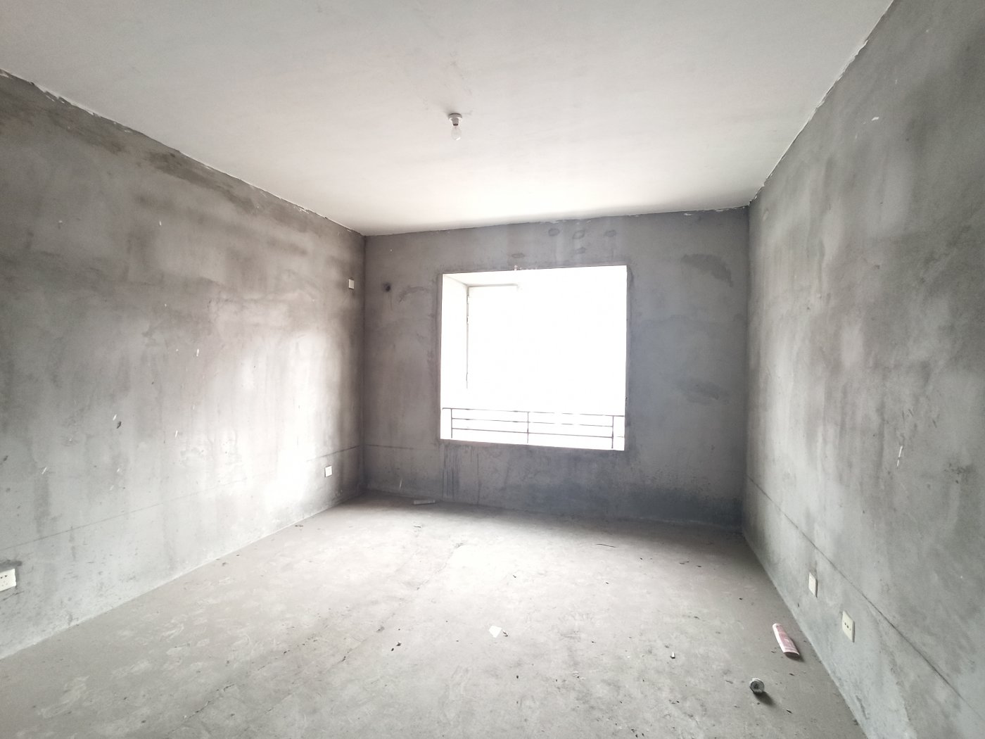 绵阳九洲家园，3室2厅2卫，135.00㎡，毛坯，售价83万 绵阳二手房