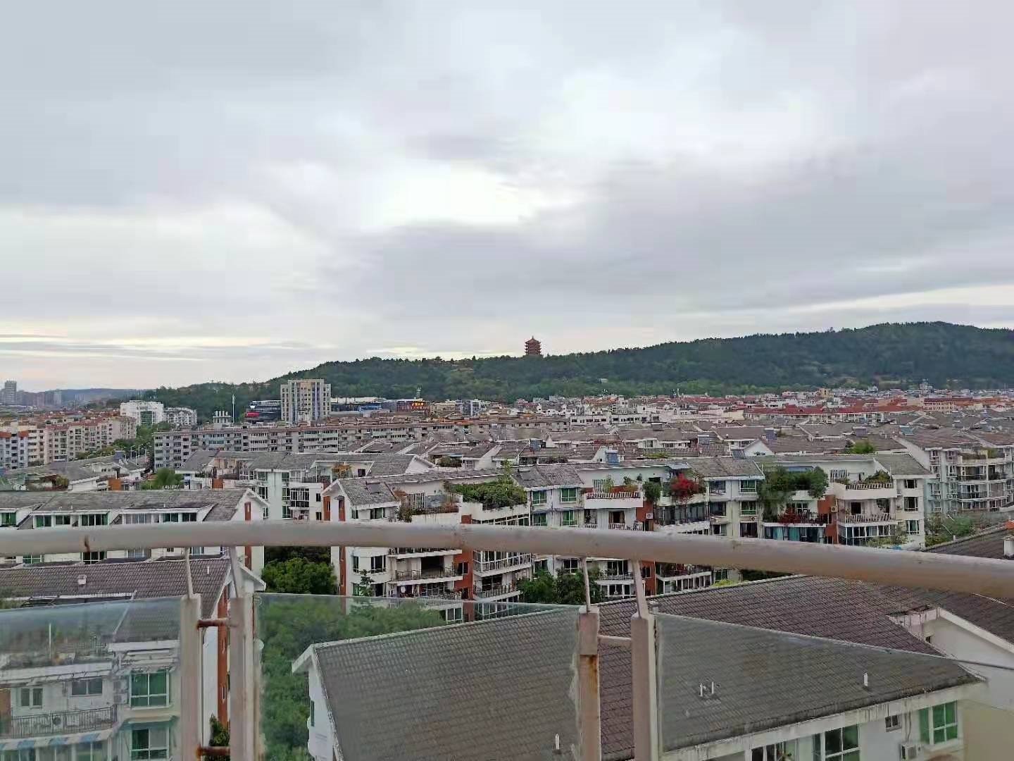 绵阳三汇绿岛，6室3厅3卫，233.00㎡，普装，售价184万 绵阳二手房