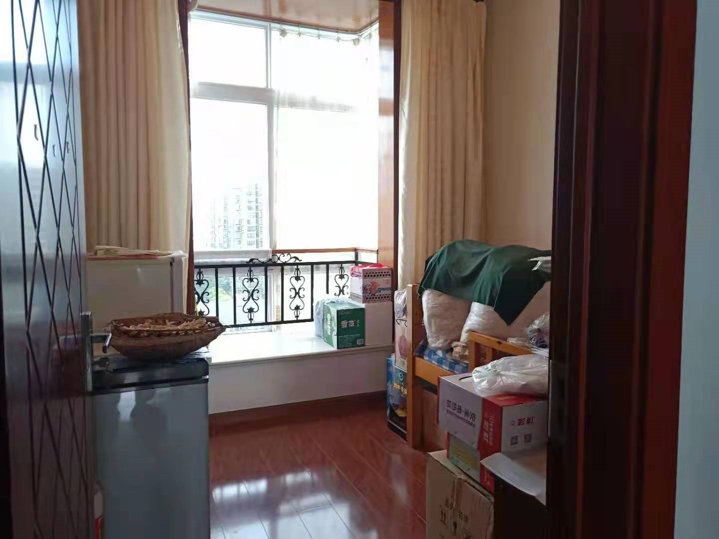 绵阳三汇绿岛，6室3厅3卫，233.00㎡，普装，售价184万 绵阳二手房