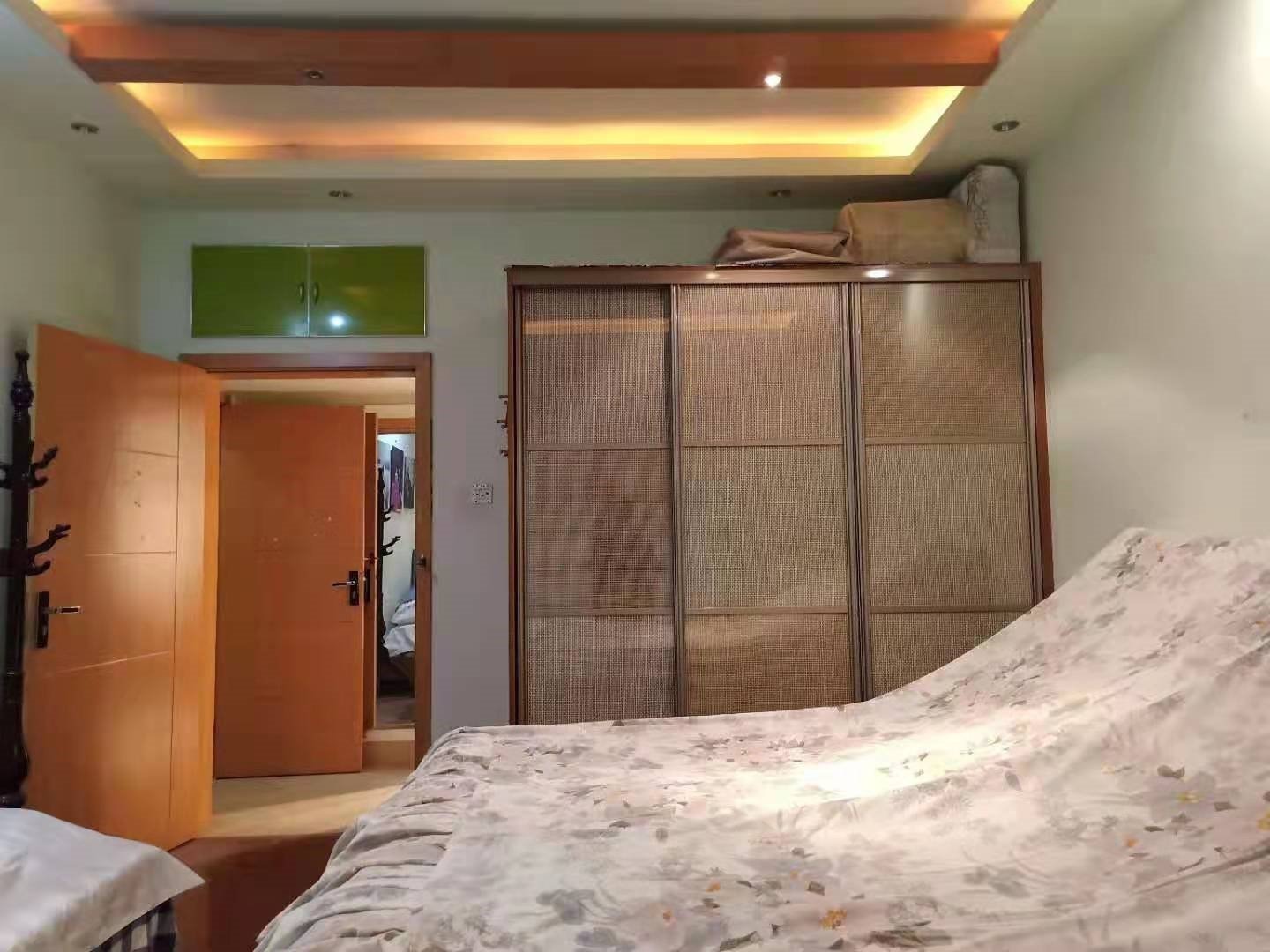 绵阳三汇绿岛，6室3厅3卫，233.00㎡，普装，售价184万 绵阳二手房