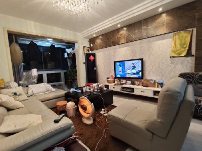 高水片区 长虹世纪城一期三房105万