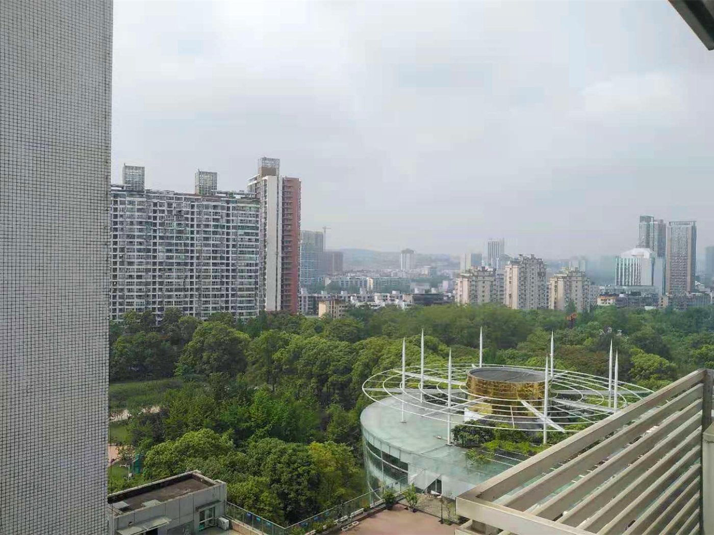 绵阳市中心片区 望园商厦三房2200元/月 绵阳租房