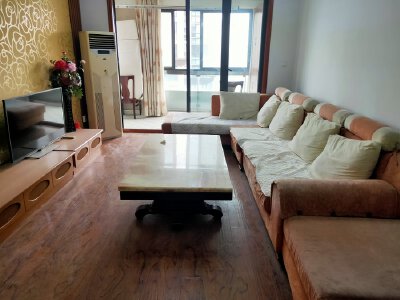 花园片区 万达公馆两房108万