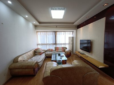 经开区 富临晶蓝湖3房1500元/月