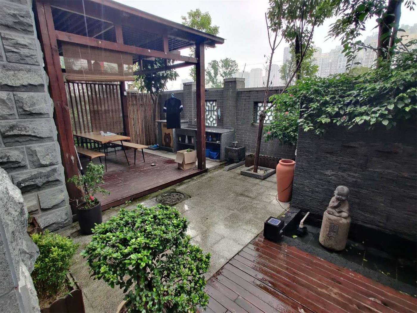 绵阳人工湖旁.观花府邸.前后花园.共3层.精装套四.带地暖新风等. 绵阳二手房