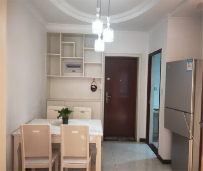 市中心片区 长虹国际城三期两房2000元/月