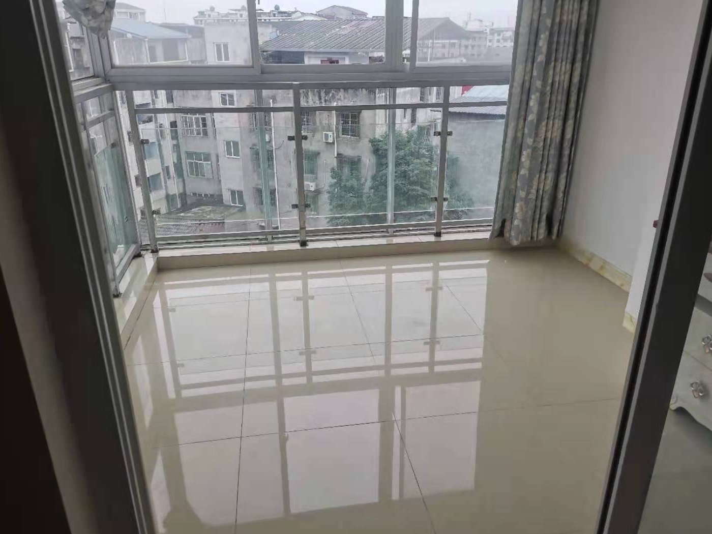 绵阳亚川水岸枫景，3室2厅2卫，122.00㎡，普装，售价48.00万 绵阳二手房
