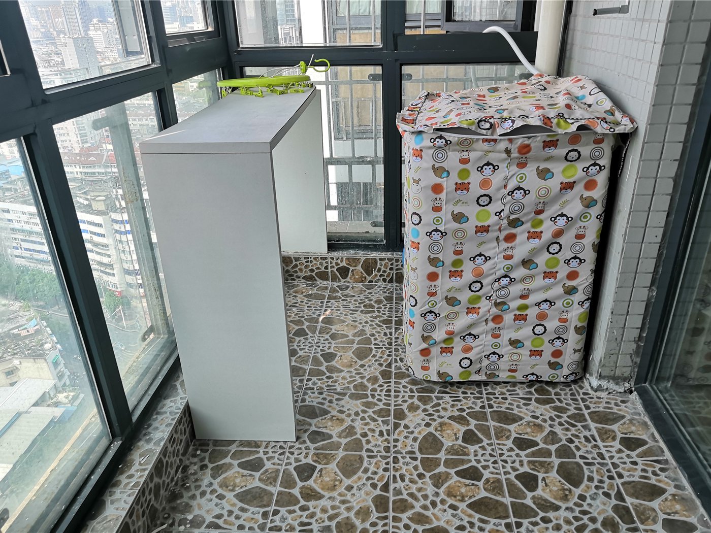 绵阳涪城区 金佳城南名著2房1800元/月 绵阳租房