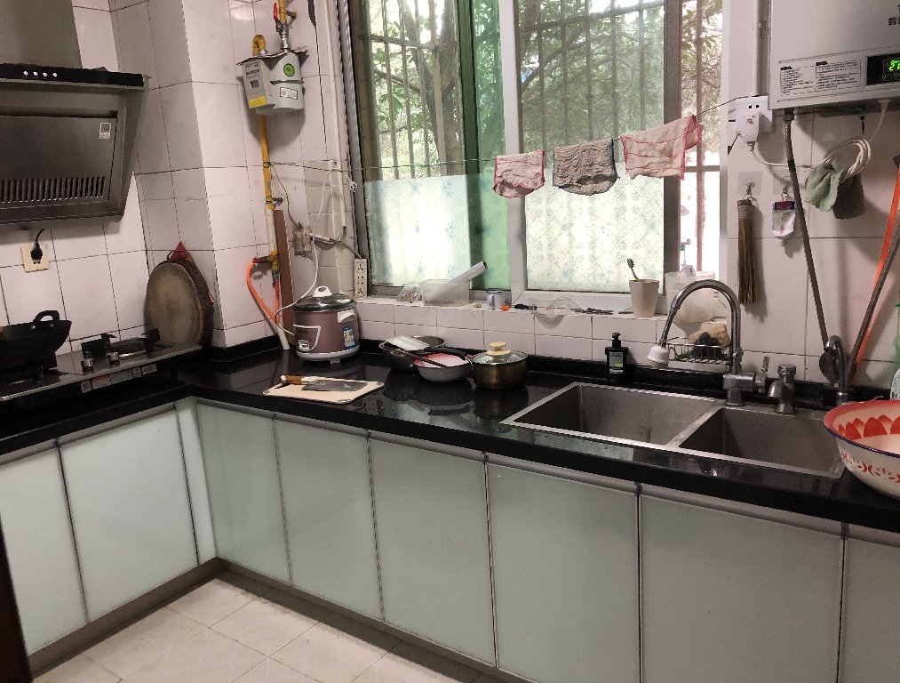绵阳广厦景园B区，3室2厅2卫，135.00㎡，简装，租金1000元/月 绵阳租房