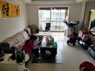 六里村片区 久远花园2期三房75万