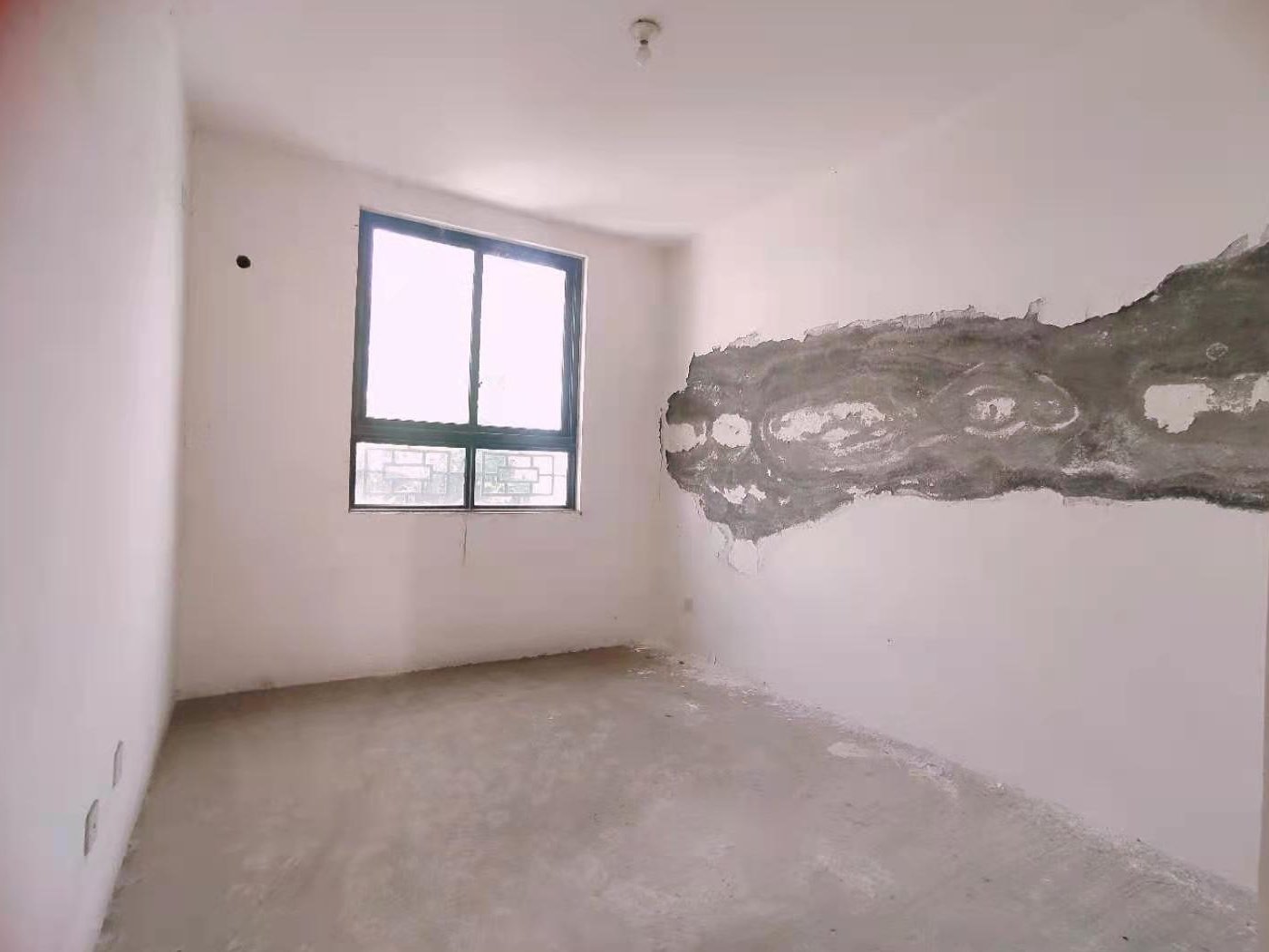 绵阳中华坊，6室3厅3卫，241.79㎡，毛坯，售价280万 绵阳二手房