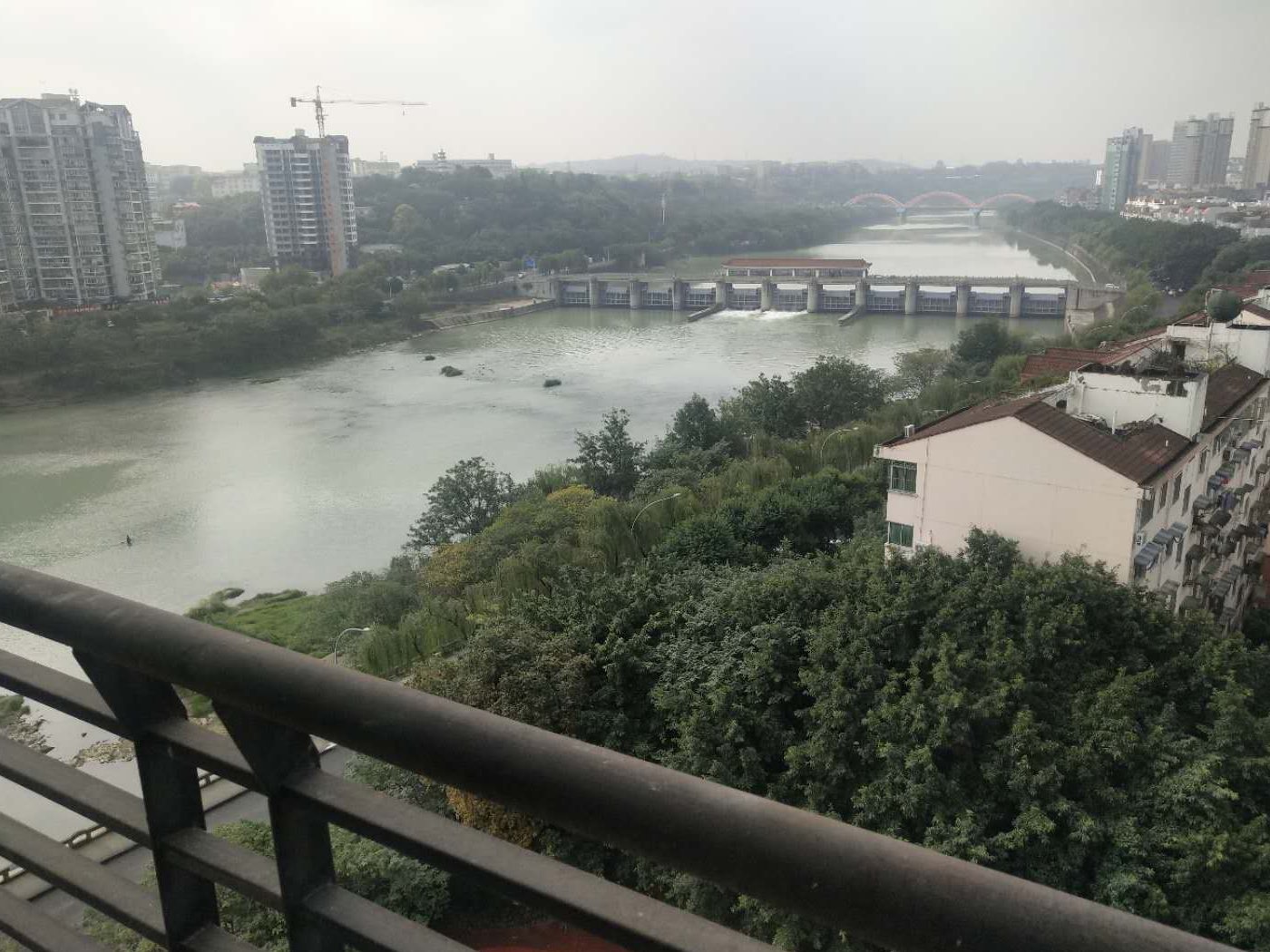 绵阳涪城区花园片区蓝澳岛3房128平米1500元/月 绵阳租房