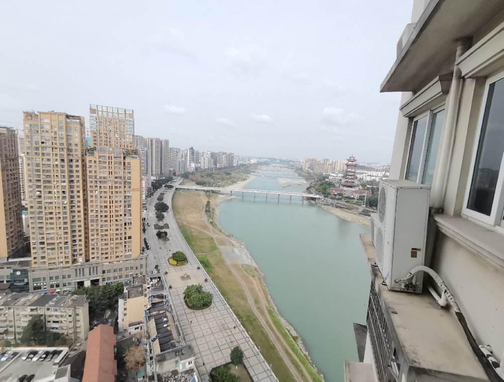 绵阳涪城区 嘉来盛世华庭5房308万 绵阳二手房