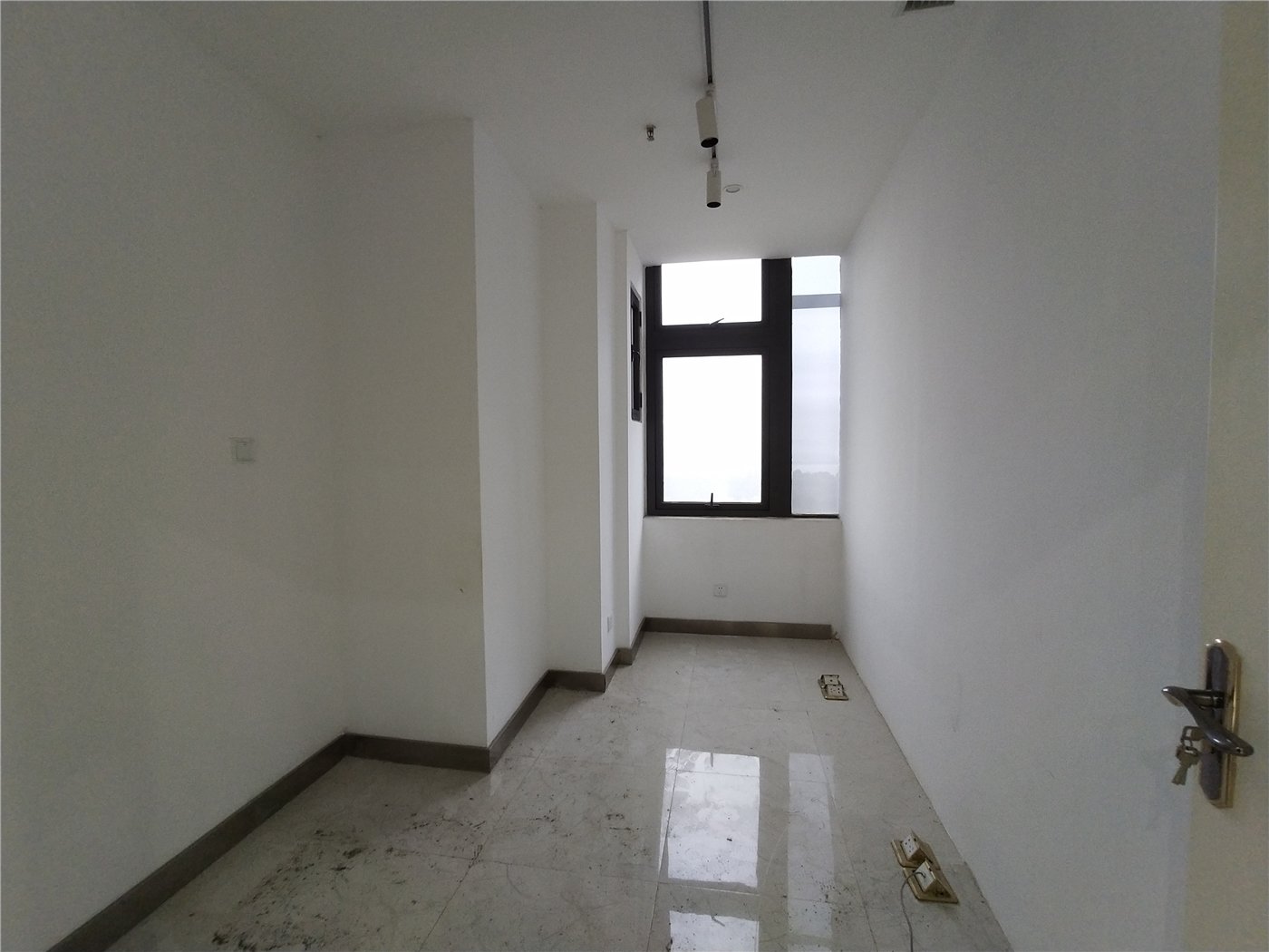 绵阳经开区 万达SOHO0房2000元/月 绵阳租房