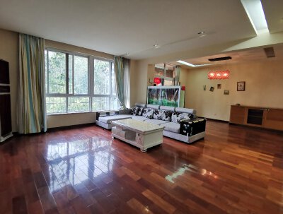 小岛花园二期，3室2厅2卫，132.00㎡，普装，租金2800元/年