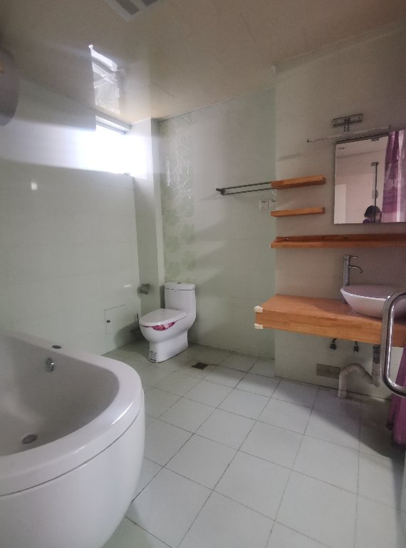 绵阳小岛花园二期，3室2厅2卫，132.00㎡，普装，租金2800元/年 绵阳租房