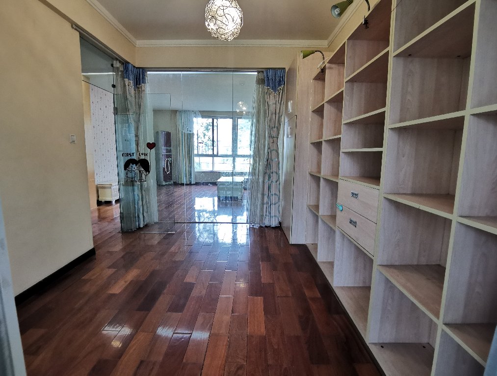 绵阳小岛花园二期，3室2厅2卫，132.00㎡，普装，租金2800元/年 绵阳租房