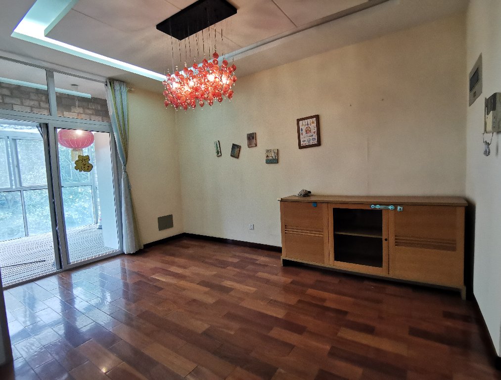 绵阳小岛花园二期，3室2厅2卫，132.00㎡，普装，租金2800元/年 绵阳租房