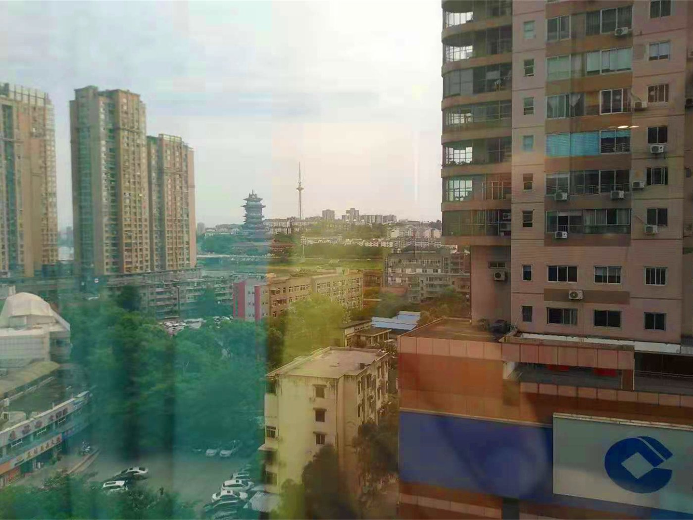 绵阳市中心片区 光明华都三房77.8万 绵阳二手房