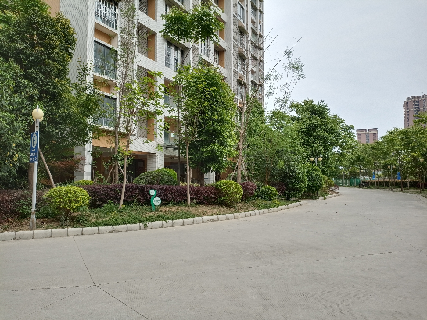 绵阳双碑片区 万向金沙天韵三房2000元/月 绵阳租房