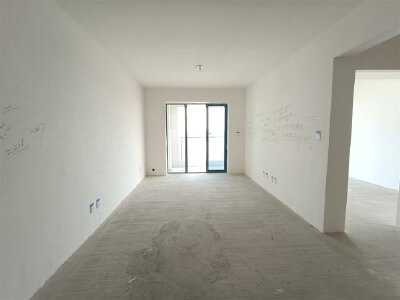 万达天澜（三期），3室2厅1卫，88.00㎡，毛坯，售价70.00万