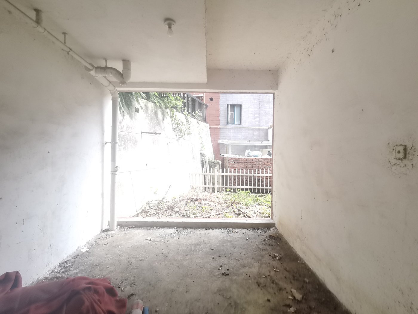 绵阳园艺山.电梯洋房.带你前后花园.105万.价格可谈 绵阳二手房