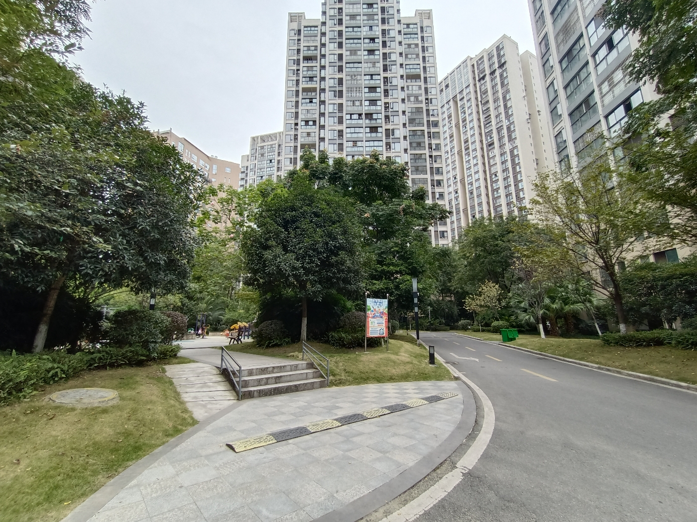 绵阳高新区 九洲上尚城2房1400元/月 绵阳租房