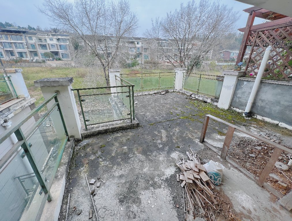 绵阳科创园区 宏杰碧芸苑6房245万 绵阳二手房