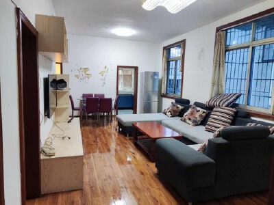 六里村片区 阳光路10号三房800元/月