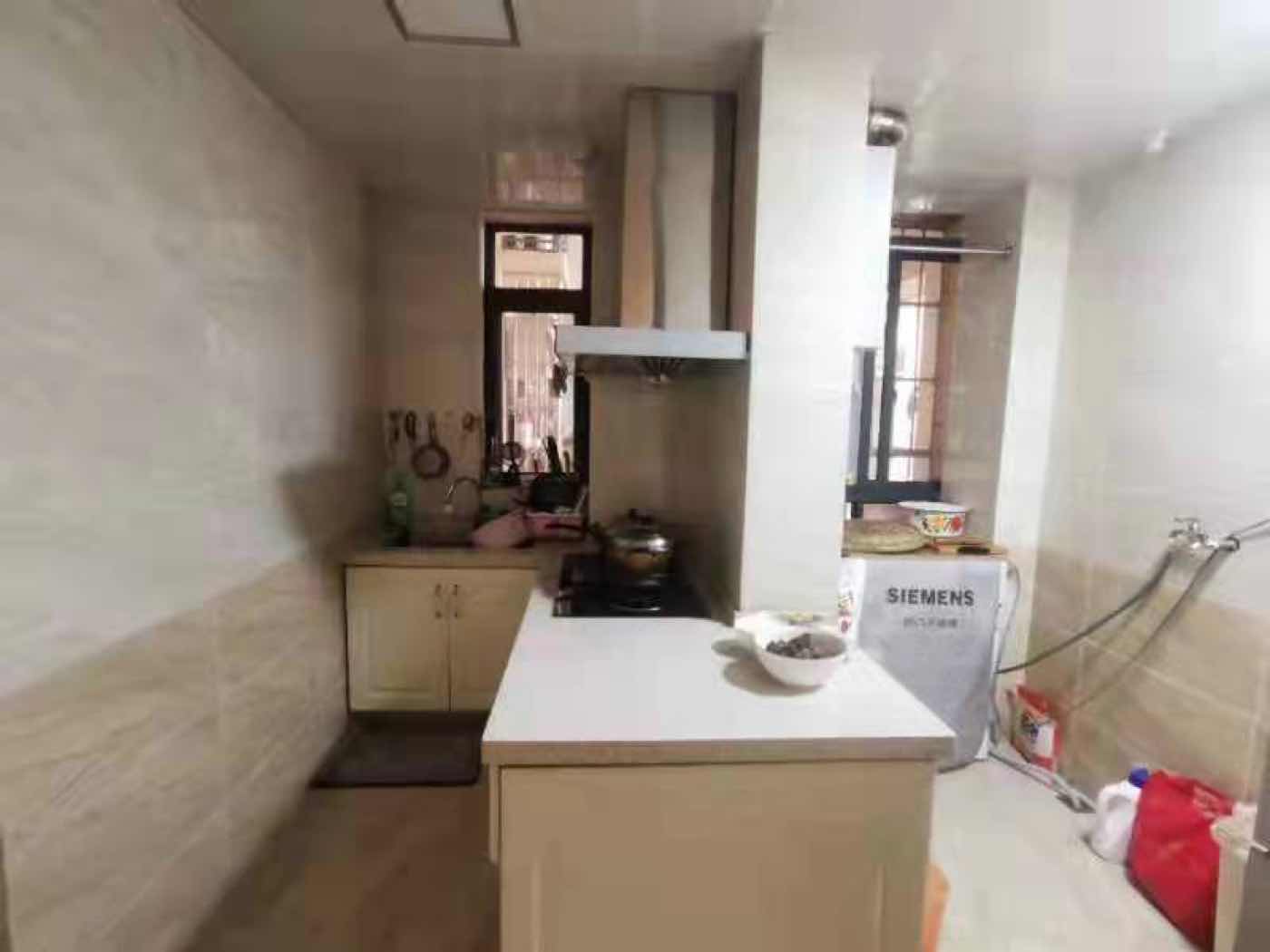 绵阳万达华府(一期)，2室2厅1卫，80.00㎡，简装，租金1400.00元/月 绵阳租房