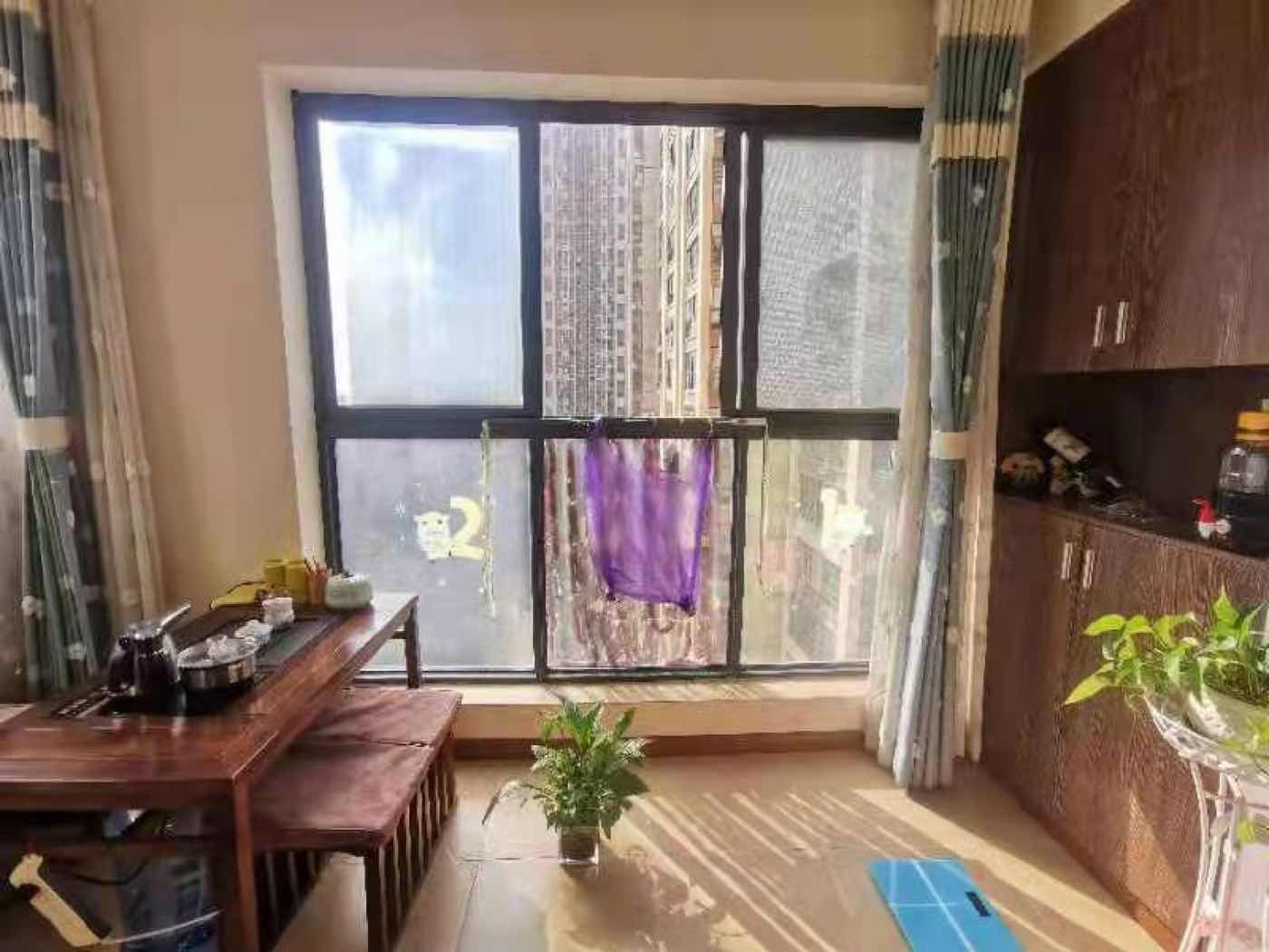 绵阳万达华府(一期)，2室2厅1卫，80.00㎡，简装，租金1400.00元/月 绵阳租房