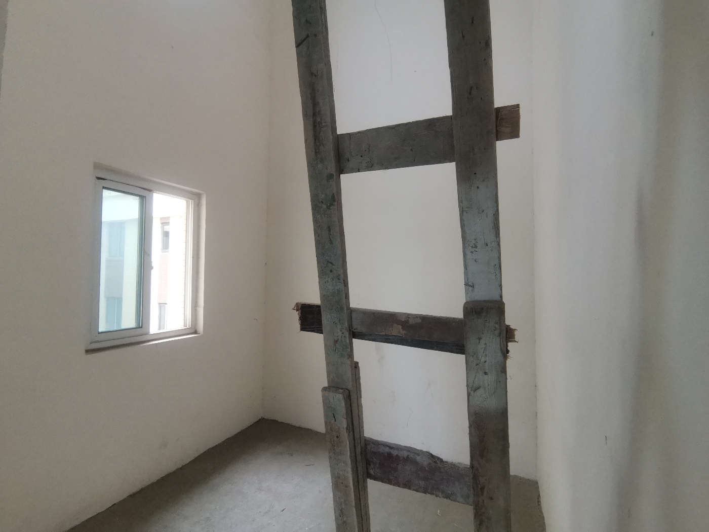 绵阳温莎国际社区，4室2厅3卫，126.00㎡，毛坯，售价170万 绵阳二手房