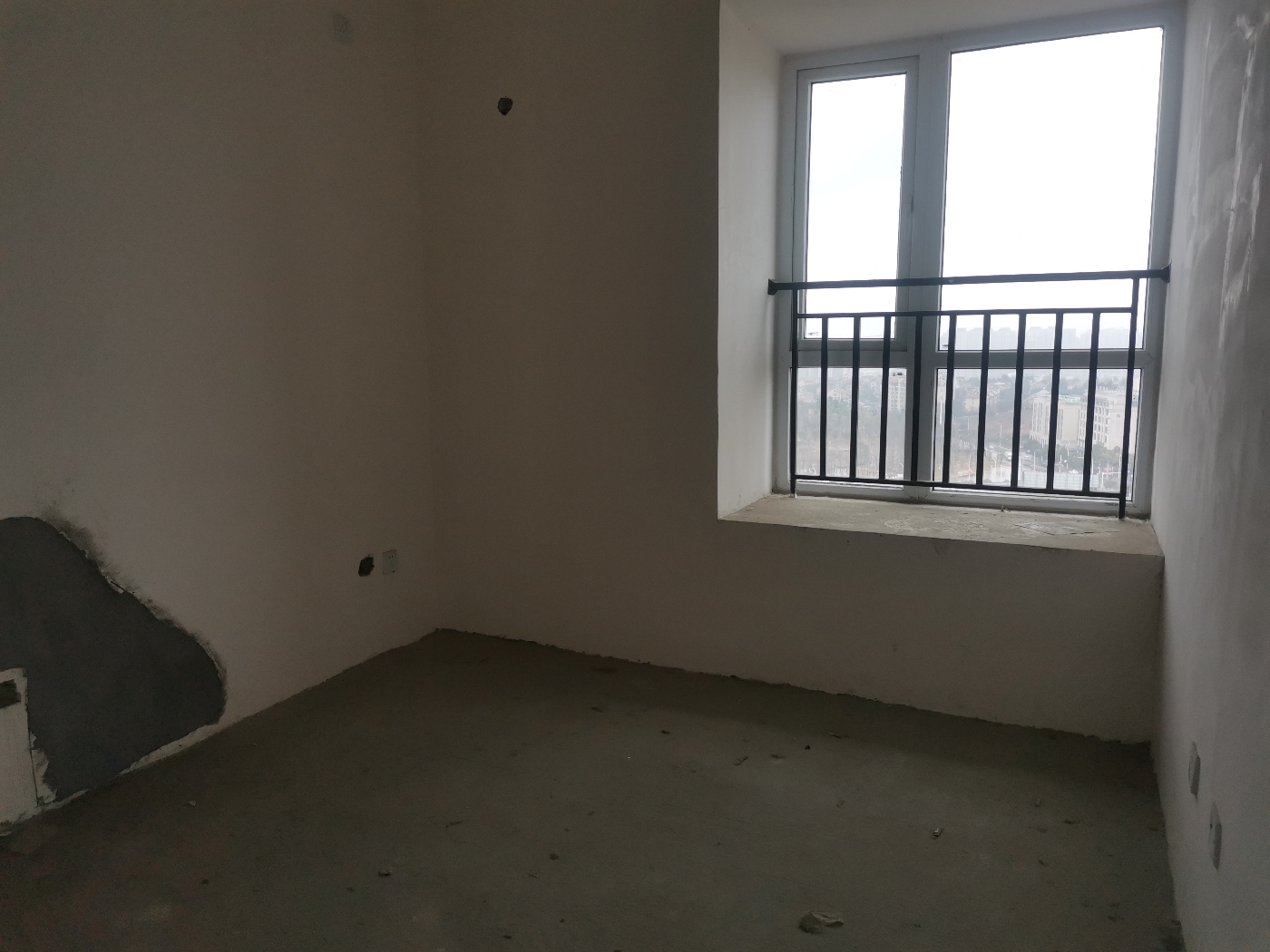 绵阳温莎国际社区，4室2厅3卫，126.00㎡，毛坯，售价170万 绵阳二手房