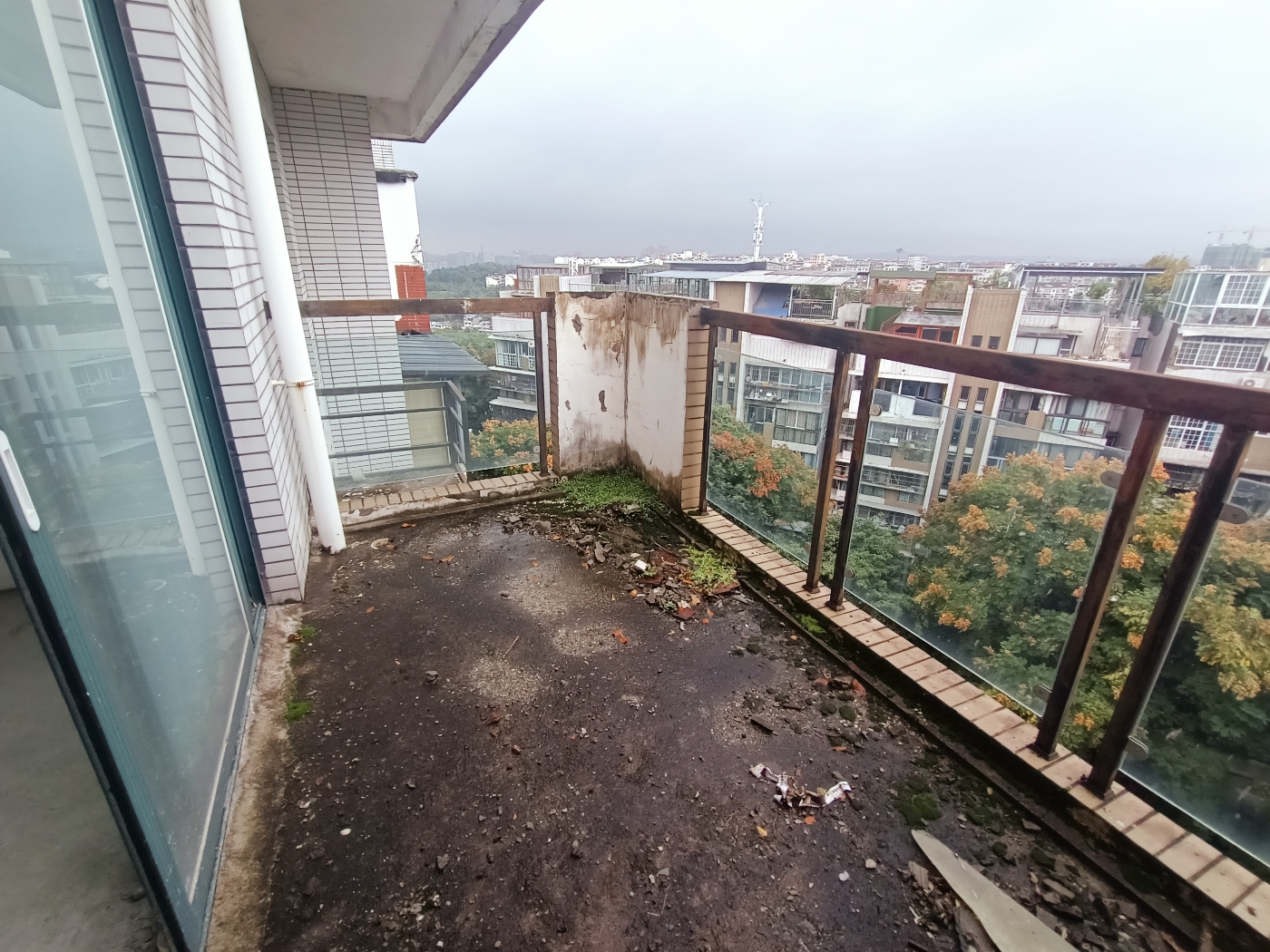 绵阳辰兴优山美郡，4室2厅2卫，152.00㎡，毛坯，售价167万 绵阳二手房