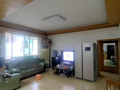 高新区 长虹新六区3房75万