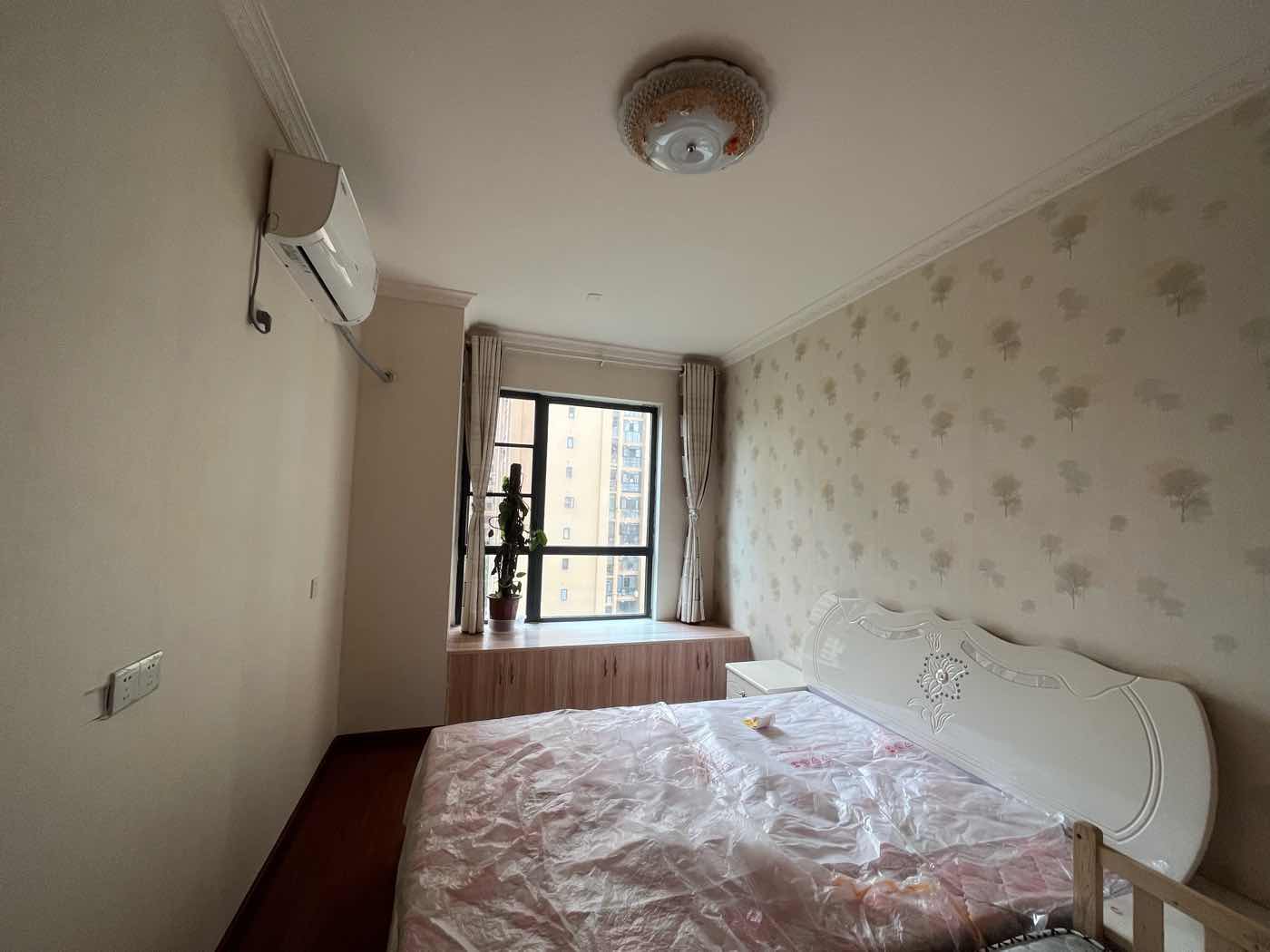 绵阳圣鼎巴洛克，3室2厅2卫，103.00㎡，精装，售价80万 绵阳二手房