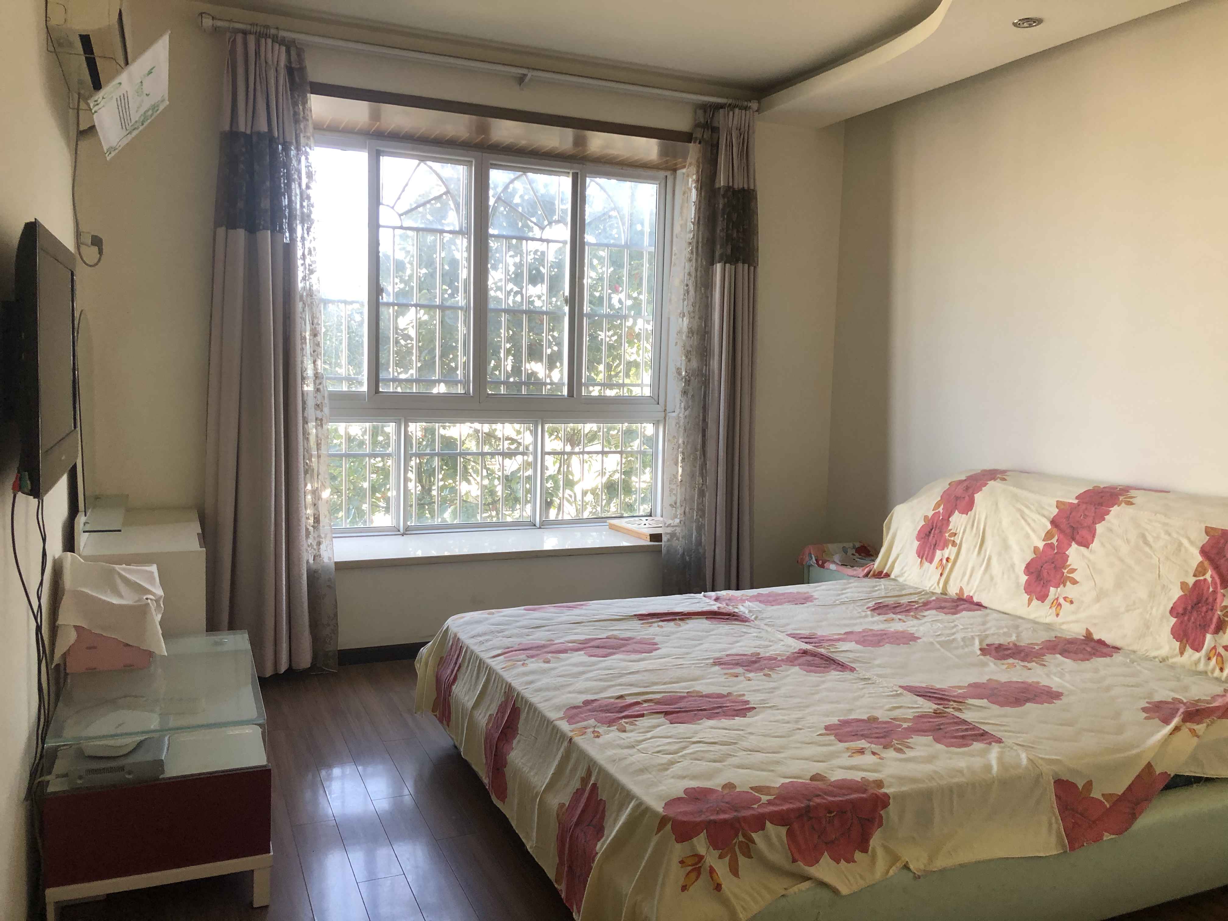 绵阳虹色景苑，3室2厅2卫，132.00㎡，精装，租金1000元/月 绵阳租房