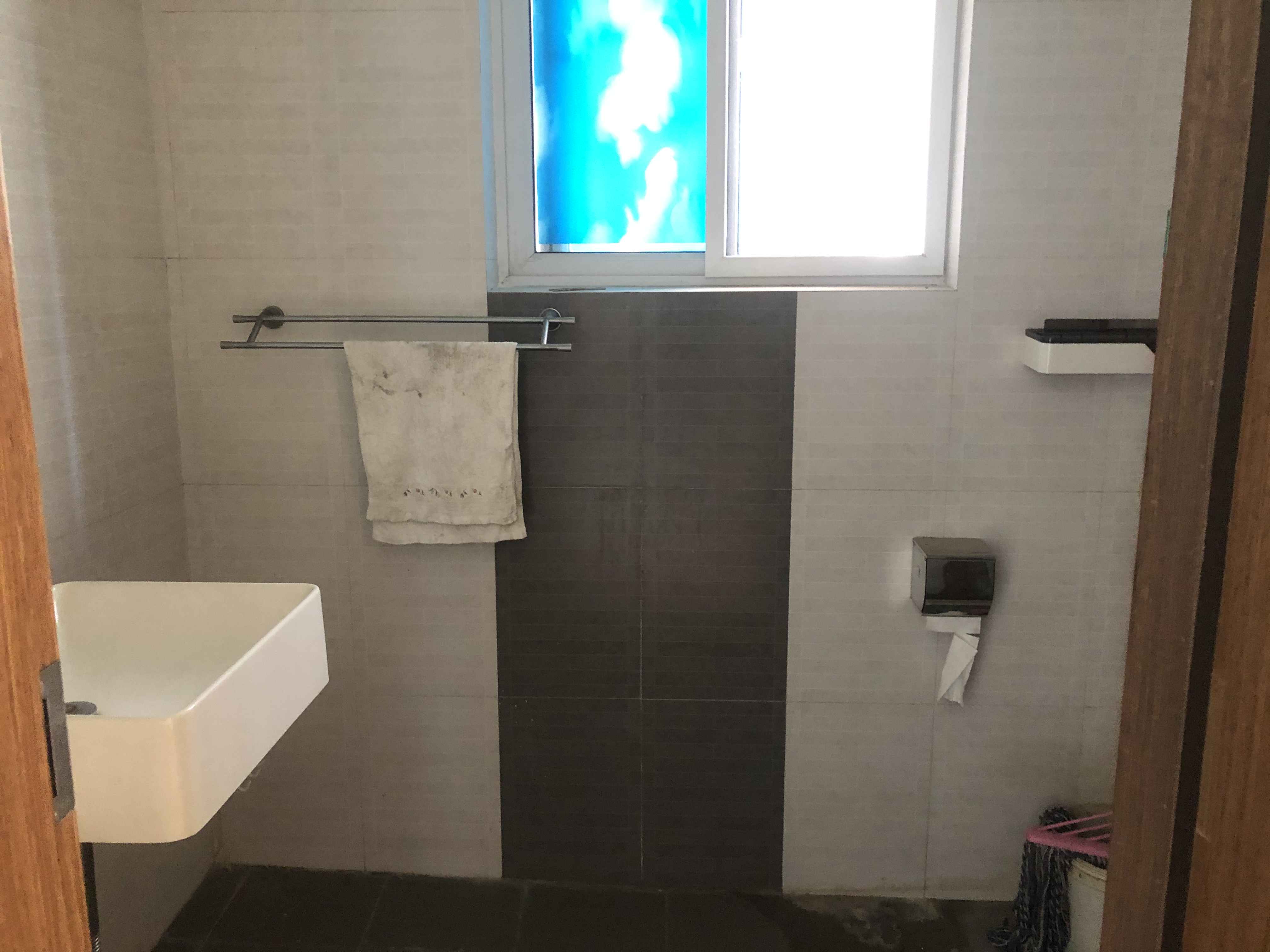 绵阳虹色景苑，3室2厅2卫，132.00㎡，精装，租金1000元/月 绵阳租房