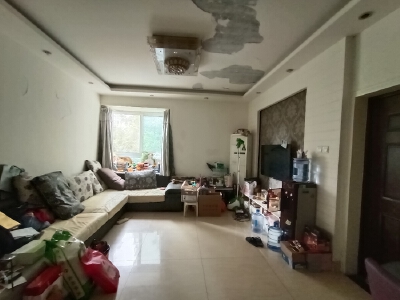 高新区 万豪尊品3房80万