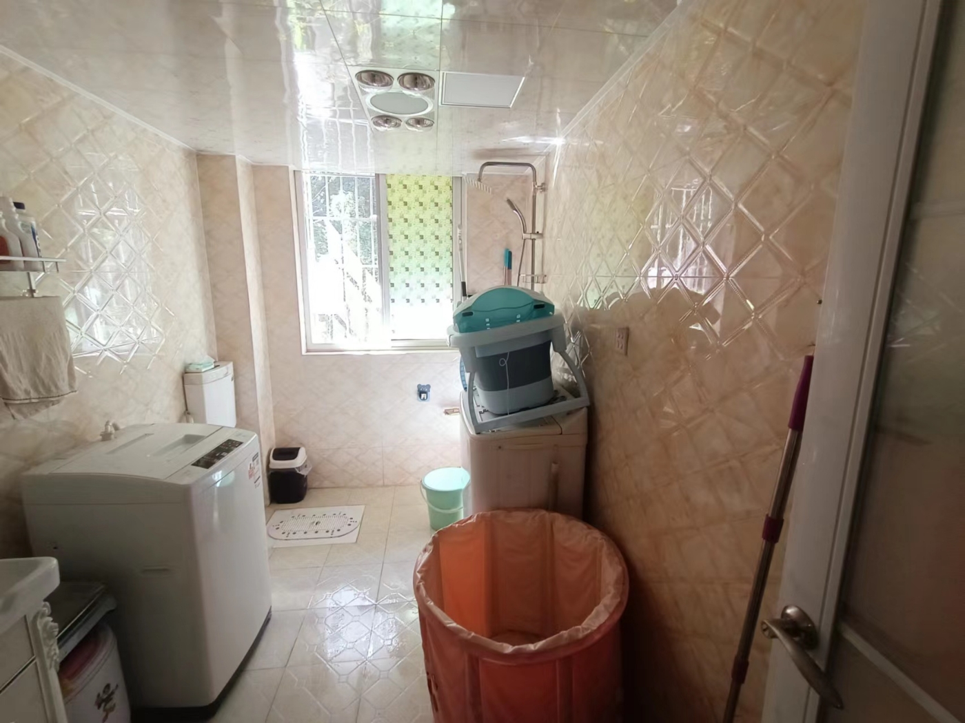 绵阳虹色景苑，3室2厅2卫，152.00㎡，精装，售价66万 绵阳二手房