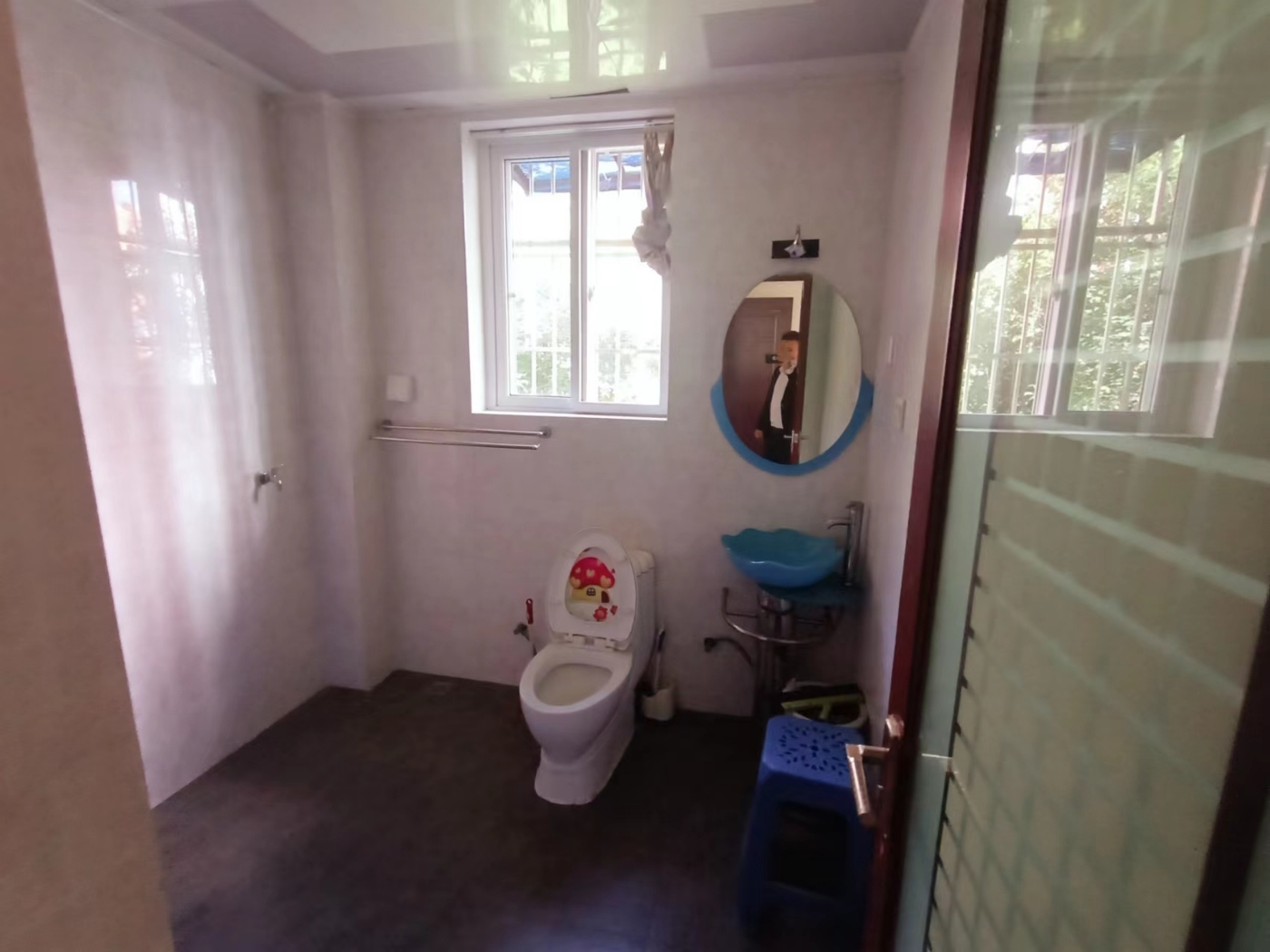 绵阳虹色景苑，3室2厅2卫，152.00㎡，简装，售价63万 绵阳二手房