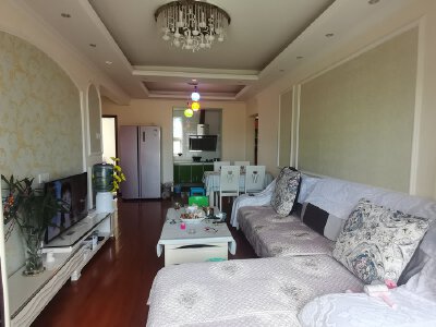 高水片区 长虹世纪城二期三房1400元/月