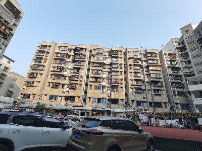奔驰小区桃园路生活区